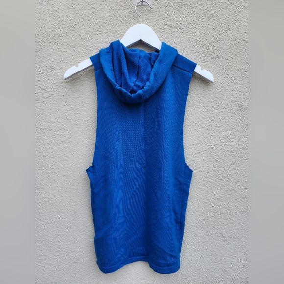 GYMSHARK: CUT-OFF HOODIE - Picture 2 of 2